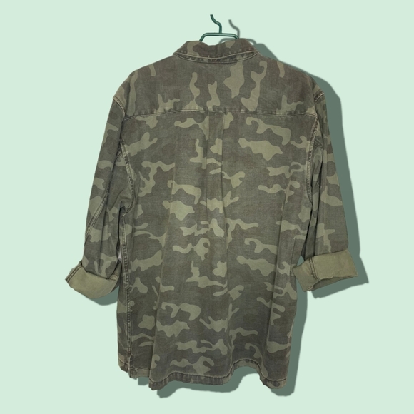 Urban Outfitters Camo Button Down Jacket Size: Large - Picture 2 of 5